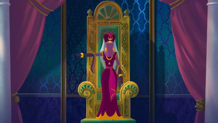 Длинноволосая царевна позирует на роскошном троне без трусов